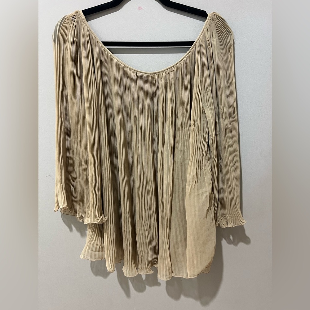 Valentino Boutique Vintage Beige Gold  Pleated Top Blouse Size M - Picture 8 of 10